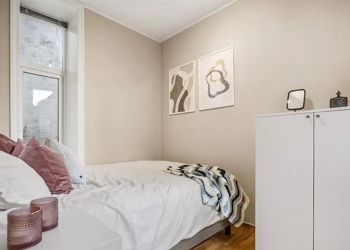 And Cozy In Center 卑爾根